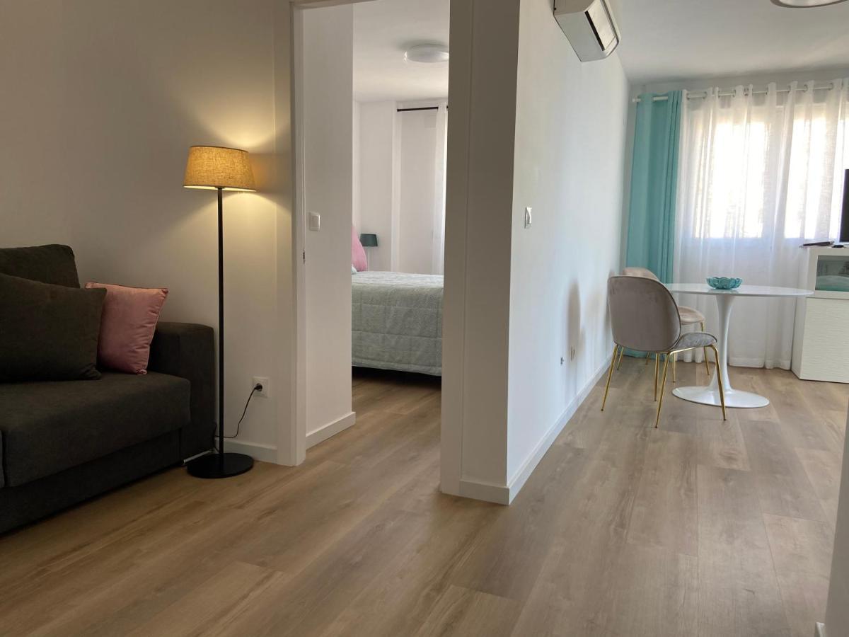 Relaxing Modern Beachfront Apartment - Amazing Sea View Κάλπε Εξωτερικό φωτογραφία